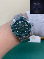 Omega Seamaster Diver 300M Green Dial - Image 8